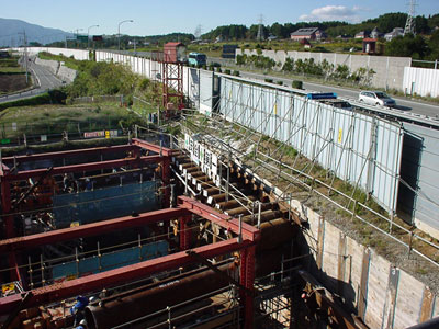 TH Pipe-roofing (under highway road)