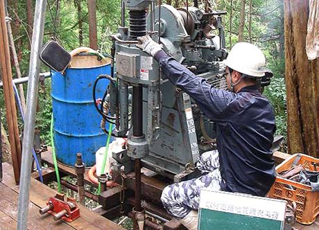 安全な街づくりのために必要な地質調査機の提供